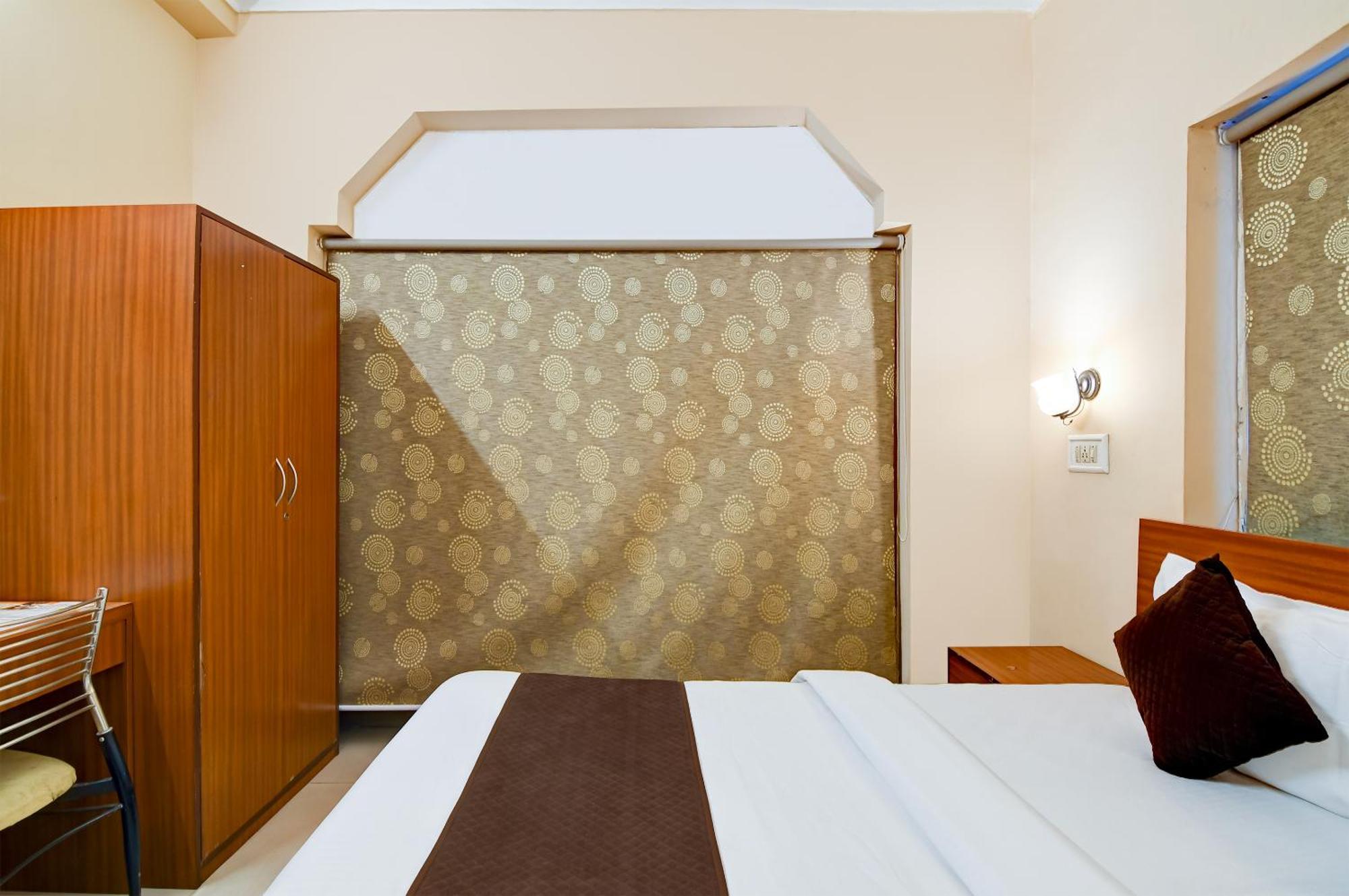 Salt Lake Inn Калькутта Экстерьер фото