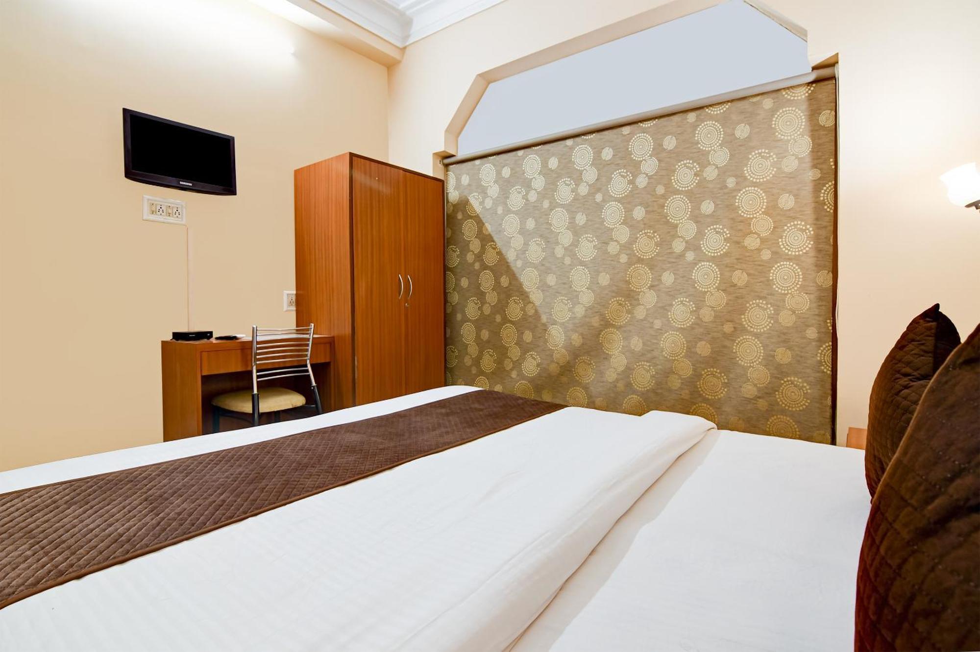 Salt Lake Inn Калькутта Экстерьер фото
